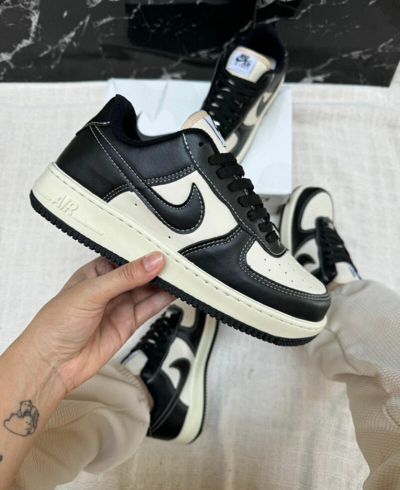 Tênis Nike Branco Preto