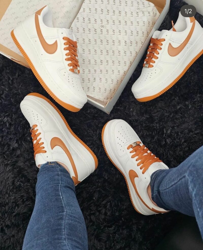 Tênis Nike Branco Caramelo