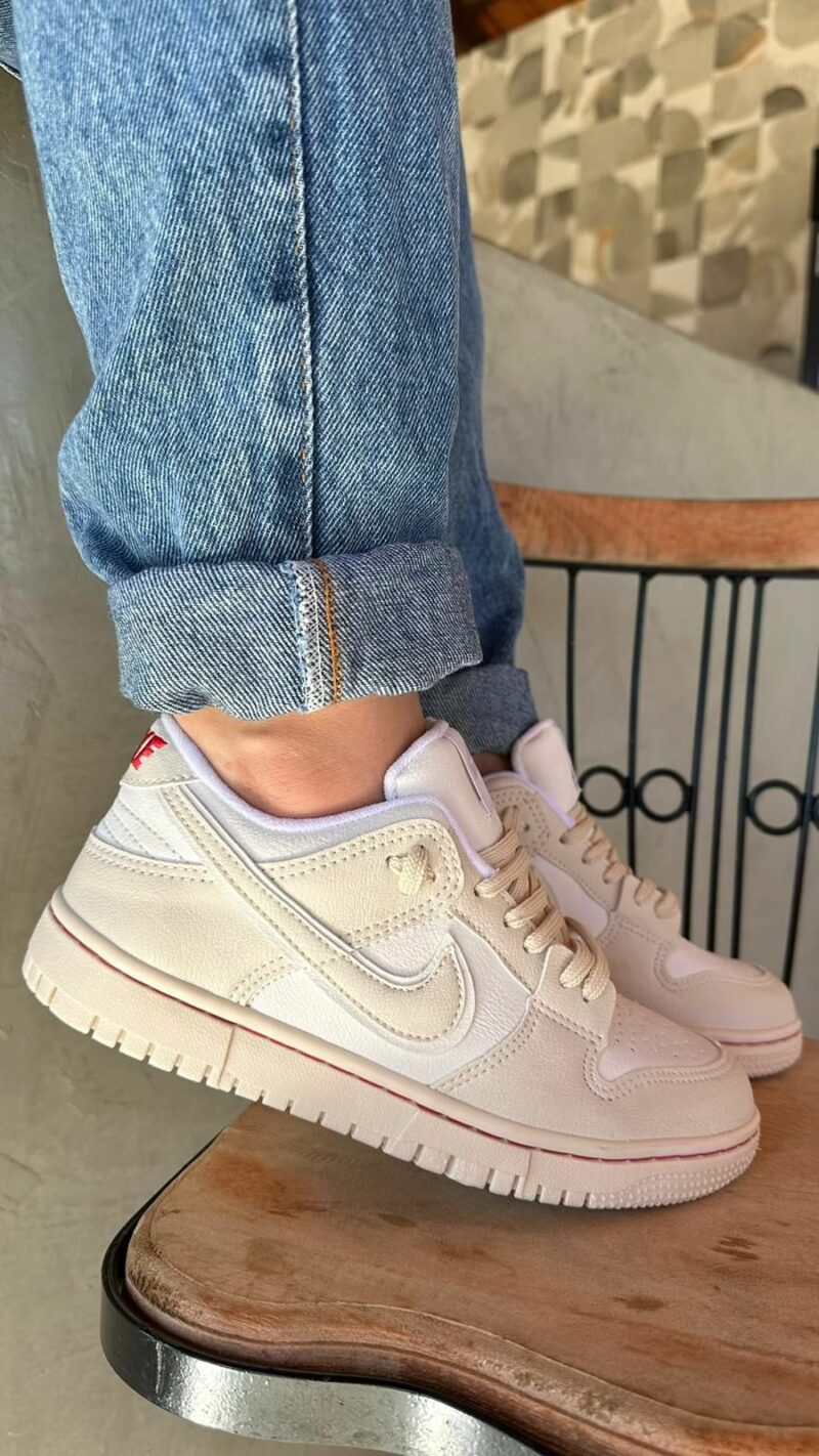 Tênis Nike Dunk Creme - Premium